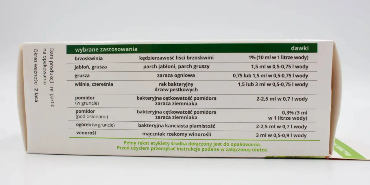 Tabela z zastosowaniami i dawkami Miedzian Extra 350 SC. Podano m.in. miedzian extra 350 sc dawkowanie na litr dla brzoskwini, jabłoni, pomidorów.