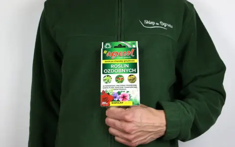 Opakowanie środka **signum oprysk** do roślin ozdobnych, zwalczającego choroby grzybowe.